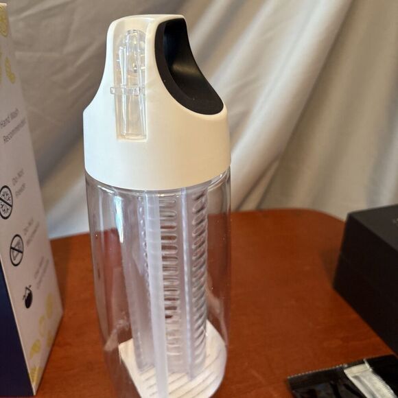 Jenny Craig INFUSER BOTTLE for Just Water or add Fruits & Vegetables - NEW - Picture 9 of 9
